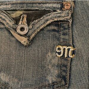 MISS ME Distressed Jeans